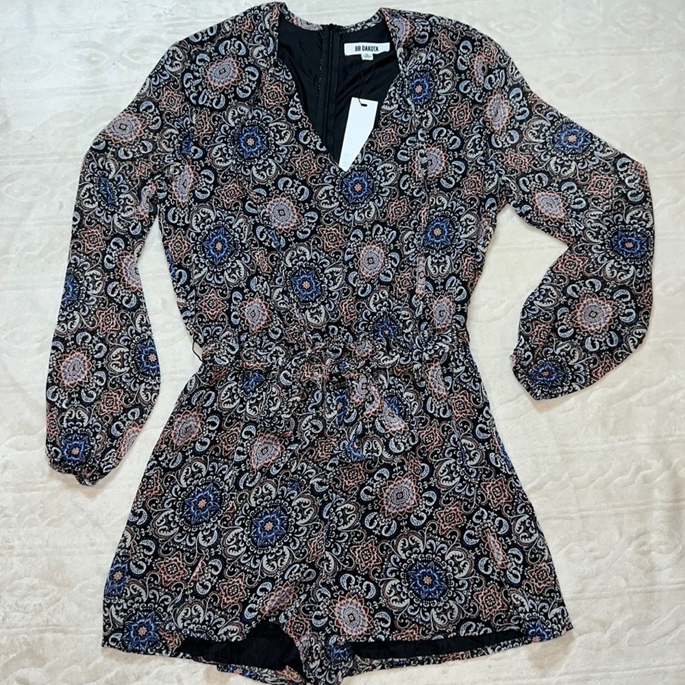 BB DAKOTA romper - nwt